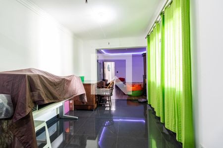 Casa à venda com 250m², 4 quartos e 2 vagas Casa à venda com 250m², 4 quartos e 2 vagasDormitório 3