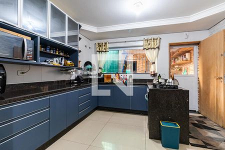 Casa à venda com 250m², 4 quartos e 2 vagas Casa à venda com 250m², 4 quartos e 2 vagasCozinha