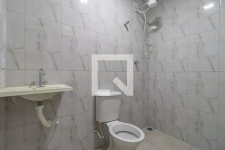 Banheiro  de kitnet/studio para alugar com 1 quarto, 25m² em Parque dos Camargos, Barueri