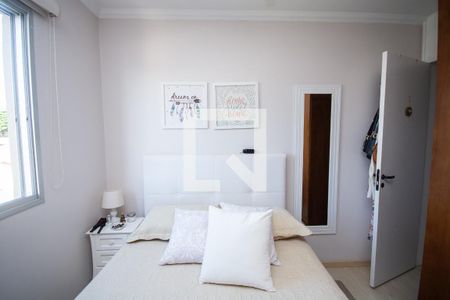 Quarto 1 de apartamento para alugar com 2 quartos, 49m² em Jardim Sabara, São Paulo