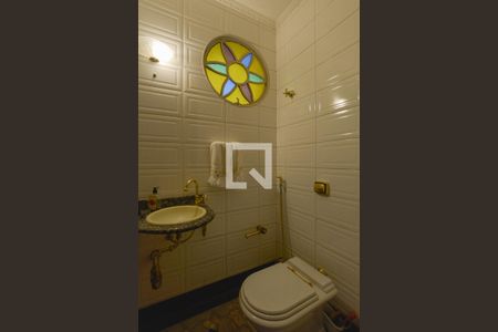 Casa à venda com 200m², 4 quartos e 2 vagasLavabo