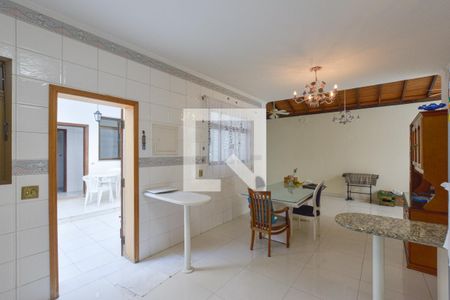 Casa à venda com 200m², 4 quartos e 2 vagasCozinha