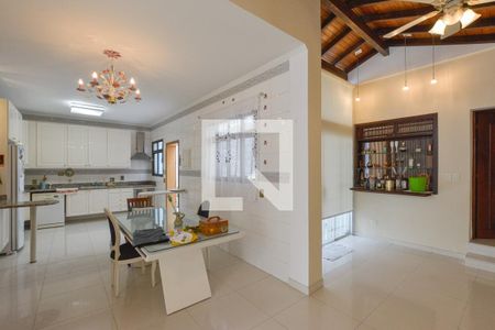 Casa à venda com 200m², 4 quartos e 2 vagasCozinha