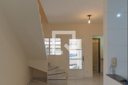 Casa à venda com 80m², 2 quartos e 2 vagasSala