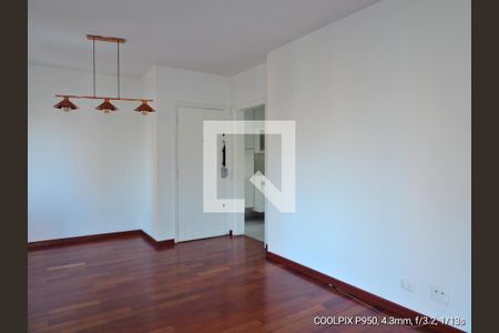 Detalhe sala  de apartamento para alugar com 2 quartos, 100m² em Pinheiros, São Paulo