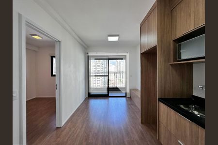 Sala/Cozinha de apartamento à venda com 1 quarto, 33m² em Campo Belo, São Paulo