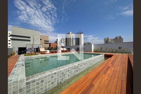 Apartamento à venda com 33m², 1 quarto e sem vagaPiscina