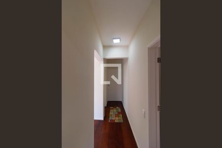 Hall de entrada de apartamento para alugar com 1 quarto, 55m² em Cambuí, Campinas