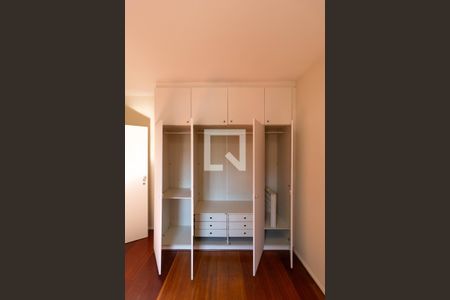 Apartamento para alugar com 55m², 1 quarto e sem vaga Apartamento para alugar com 55m², 1 quarto e sem vagaQuarto - Armário