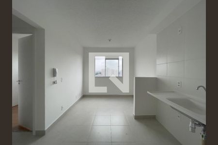 Sala e Cozinha Integrada de apartamento para alugar com 3 quartos, 32m² em Itaquera, São Paulo