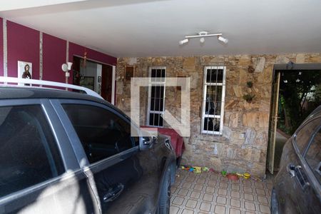 Casa à venda com 170m², 3 quartos e 2 vagas Casa à venda com 170m², 3 quartos e 2 vagasGaragem