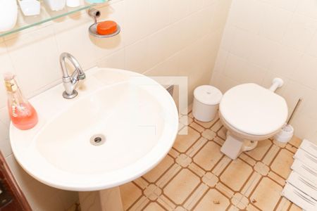 Casa à venda com 170m², 3 quartos e 2 vagas Casa à venda com 170m², 3 quartos e 2 vagasBanheiro de serviço