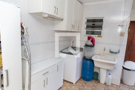 Casa à venda com 170m², 3 quartos e 2 vagas Casa à venda com 170m², 3 quartos e 2 vagasÁrea de Serviço