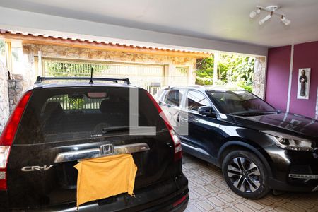 Casa à venda com 170m², 3 quartos e 2 vagas Casa à venda com 170m², 3 quartos e 2 vagasGaragem