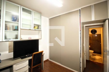 Apartamento à venda com 110m², 3 quartos e 1 vagaQuarto 2