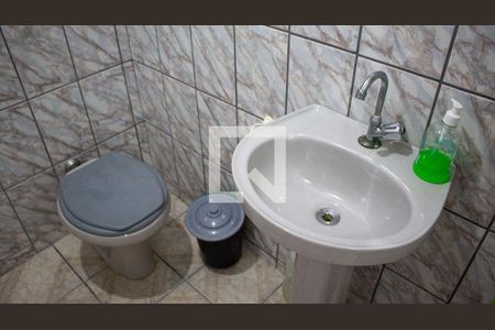 Banheiro 2 de casa para alugar com 1 quarto, 40m² em Pouso Alegre, Ribeirão Pires
