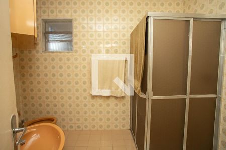 Casa à venda com 178m², 3 quartos e 2 vagas Casa à venda com 178m², 3 quartos e 2 vagasBanheiro social