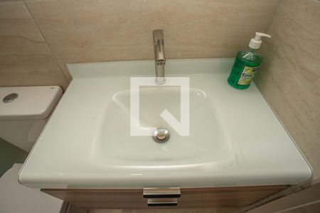 Casa à venda com 178m², 3 quartos e 2 vagas Casa à venda com 178m², 3 quartos e 2 vagasBanheiro de serviço