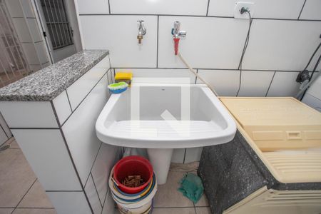 Casa à venda com 178m², 3 quartos e 2 vagas Casa à venda com 178m², 3 quartos e 2 vagasÁrea de serviço