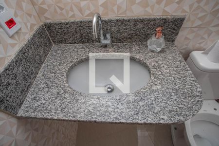 Casa à venda com 178m², 3 quartos e 2 vagas Casa à venda com 178m², 3 quartos e 2 vagasBanheiro do quarto adicional