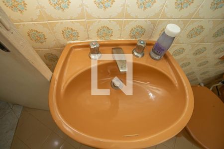 Casa à venda com 178m², 3 quartos e 2 vagas Casa à venda com 178m², 3 quartos e 2 vagasBanheiro social