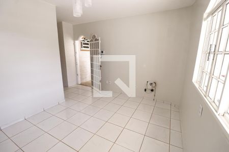 Sala de casa para alugar com 4 quartos, 250m² em Taguatinga Norte, Brasília