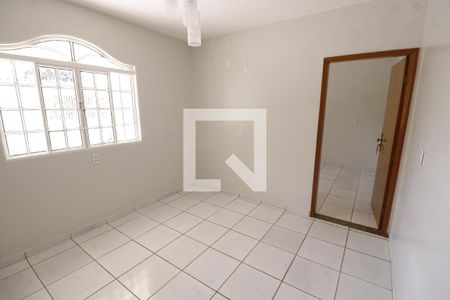 Sala de casa para alugar com 4 quartos, 250m² em Taguatinga Norte, Brasília