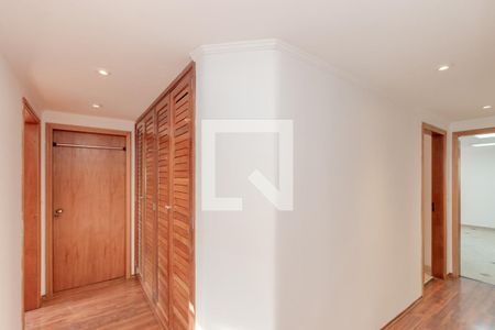 Apartamento à venda com 217m², 4 quartos e 4 vagasCorredor