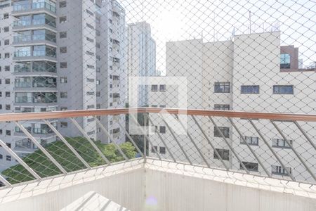 Apartamento à venda com 217m², 4 quartos e 4 vagasVaranda da Suíte 1