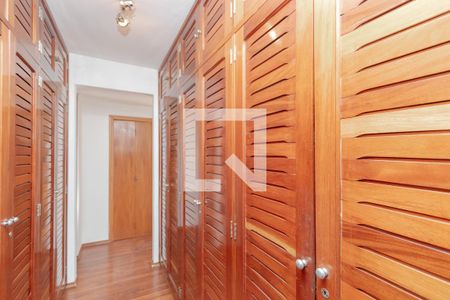 Apartamento à venda com 217m², 4 quartos e 4 vagasCloset da Suíte 1