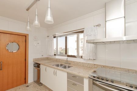 Apartamento à venda com 217m², 4 quartos e 4 vagasCozinha
