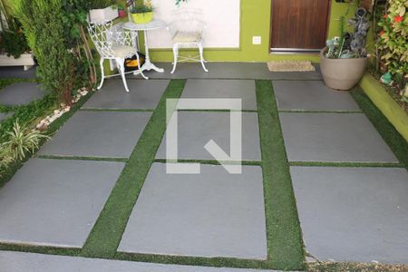 Casa de condomínio à venda com 80m², 2 quartos e 1 vagaGaragem