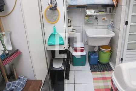 Casa de condomínio à venda com 80m², 2 quartos e 1 vagaÁrea de Serviço