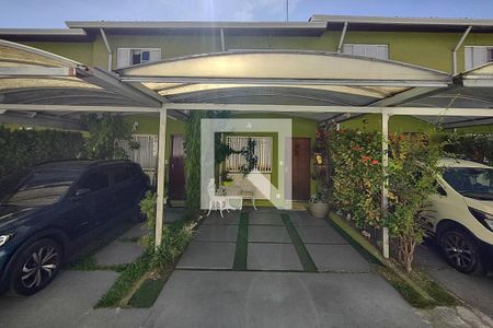 Casa de condomínio à venda com 80m², 2 quartos e 1 vaga Casa de condomínio à venda com 80m², 2 quartos e 1 vagaFachada