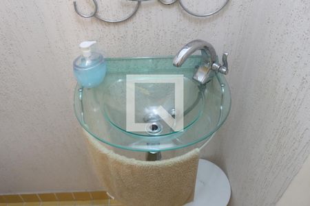 Casa de condomínio à venda com 80m², 2 quartos e 1 vagaLavabo