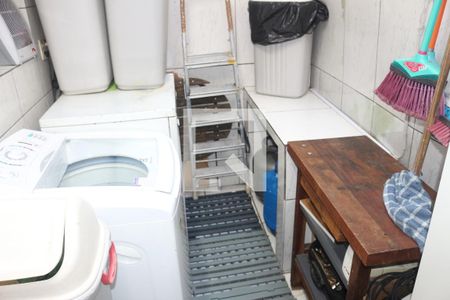 Casa de condomínio à venda com 80m², 2 quartos e 1 vagaÁrea de Serviço