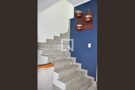 Escada para os Quartos de casa à venda com 2 quartos, 112m² em Vila Maria Luisa, São Paulo