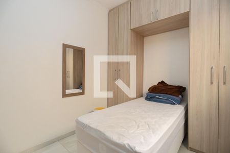 Quarto 2 de casa para alugar com 2 quartos, 170m² em Vila Roque, São Paulo