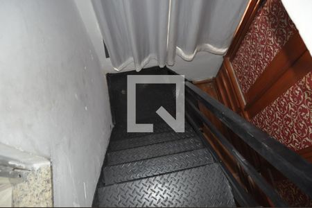 Casa à venda com 87m², 3 quartos e 1 vagaEscadas