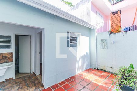 Casa para alugar com 100m², 2 quartos e 1 vagaQuintal