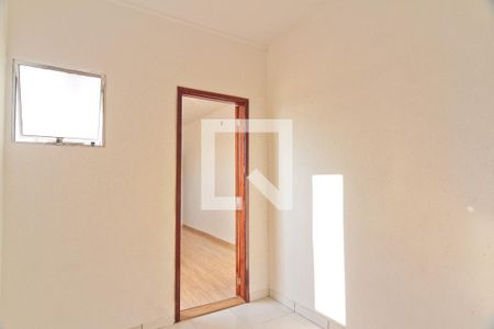 Quarto de casa para alugar com 1 quarto, 50m² em Vila Zat, São Paulo