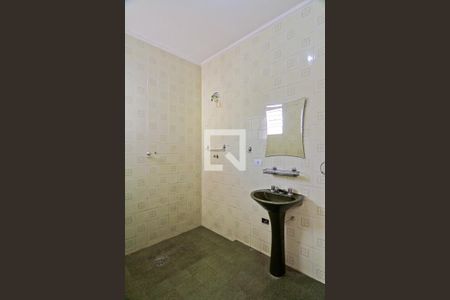 Banheiro de casa para alugar com 1 quarto, 50m² em Vila Zat, São Paulo