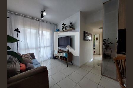 Sala de apartamento para alugar com 3 quartos, 74m² em Jardim Ubirajara (zona Sul), São Paulo