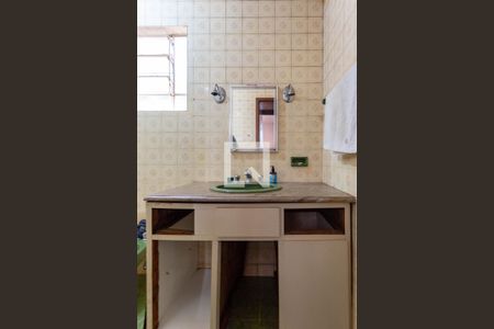 Banheiro de casa à venda com 2 quartos, 190m² em Santa Lúcia, Belo Horizonte