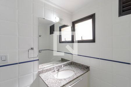 Banheiro de apartamento à venda com 2 quartos, 70m² em Cambuci, São Paulo