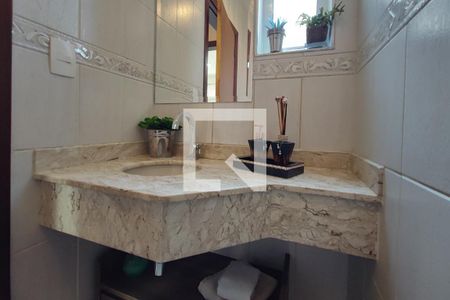 Casa de condomínio para alugar com 300m², 4 quartos e 3 vagasLavabo