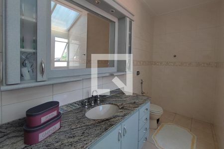 Casa de condomínio para alugar com 300m², 4 quartos e 3 vagasBanheiro Suíte 2