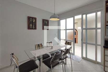 Casa de condomínio para alugar com 300m², 4 quartos e 3 vagasCozinha