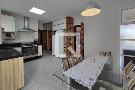 Casa de condomínio para alugar com 300m², 4 quartos e 3 vagasCozinha