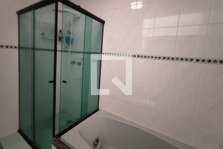 Casa de condomínio para alugar com 300m², 4 quartos e 3 vagasBanheiro